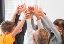 Nauka poprzez zabawę a rozwój zdolności społecznych u dzieci – jak zabawa kształtuje relacje międzyludzkie uniwersytet rozwoju - jak nauka poprzez zabawe wplywa na rozwoj dziecka - Michalina.jpg